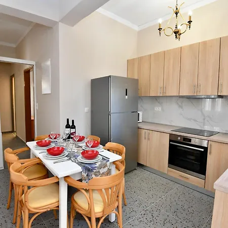 Elli's Private House *