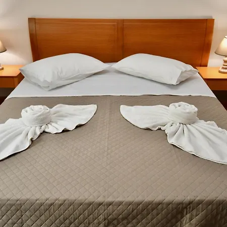 Elli's Private House * יאליסוס